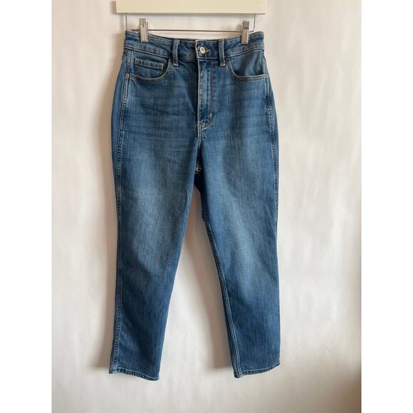 Abercrombie & Fitch High Rise Mom Jean Medium Wash Blue Size 26/2R - Picture 1 of 11